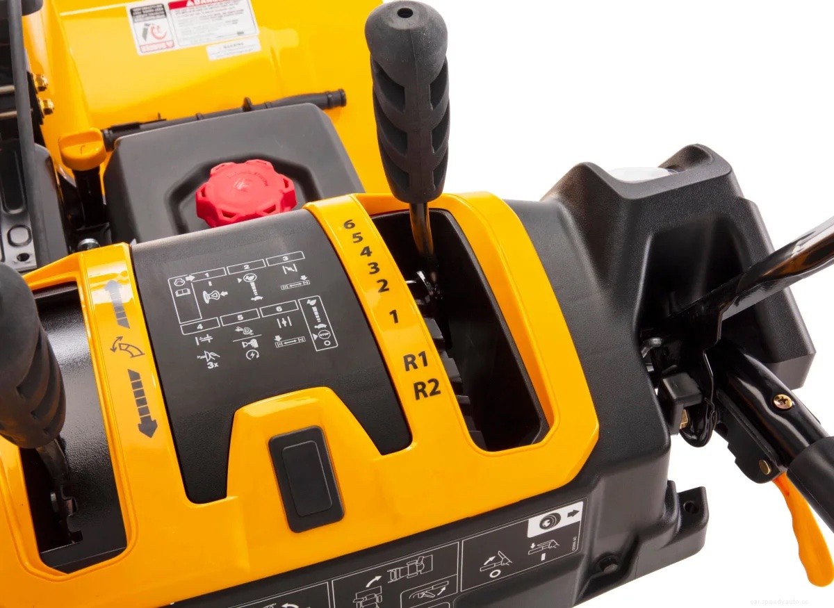 Consumer Reports Literally Couldn’t Find a Single Problem With This Cub Cadet Snow Blower