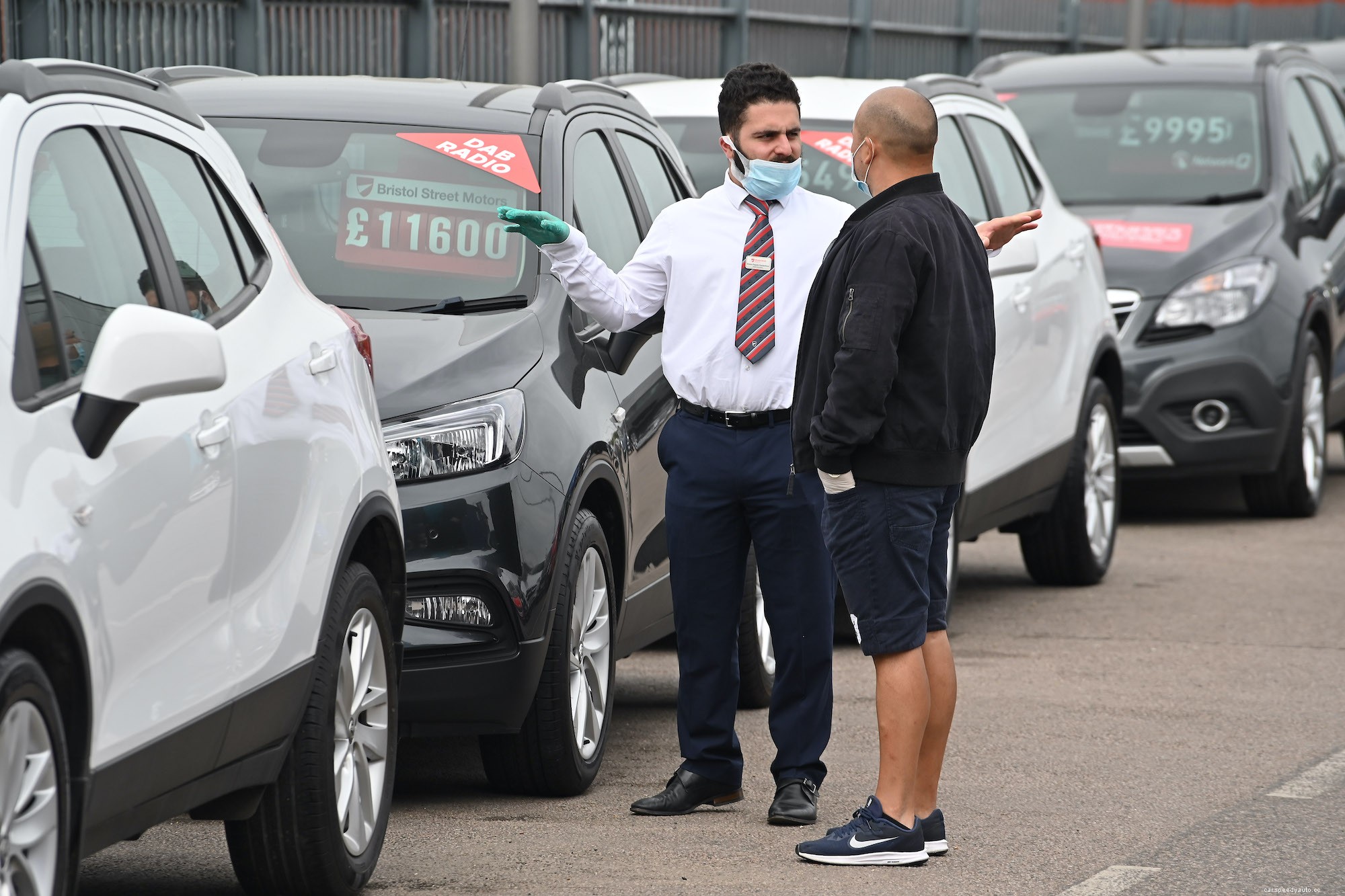 5 Tips on Dealing With the Intimidation You Feel at a Car Dealership