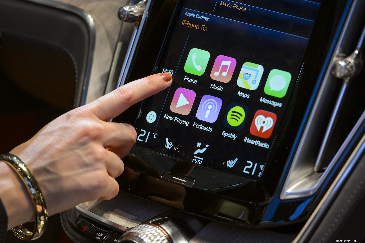 Which Gently Used Cars Have Apple CarPlay?