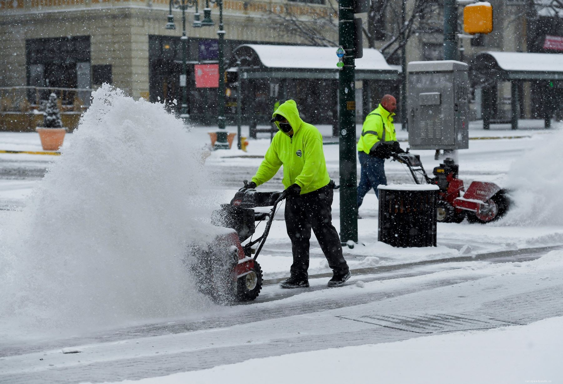 Is There a Difference Between a Snow Blower and a Snow Thrower?