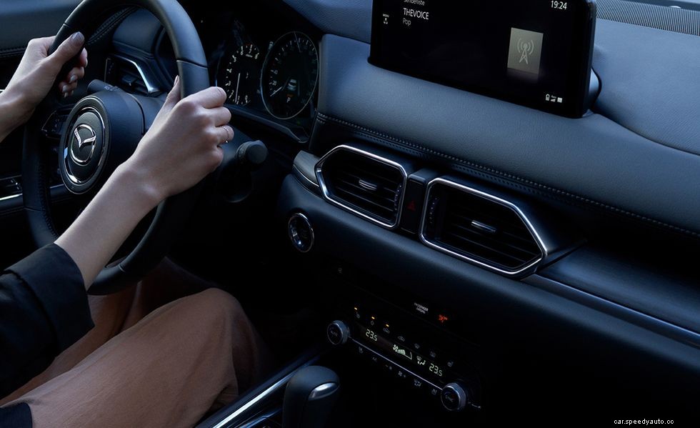 Many Drivers Don’t Use Most of the Tech Features Available in New Cars