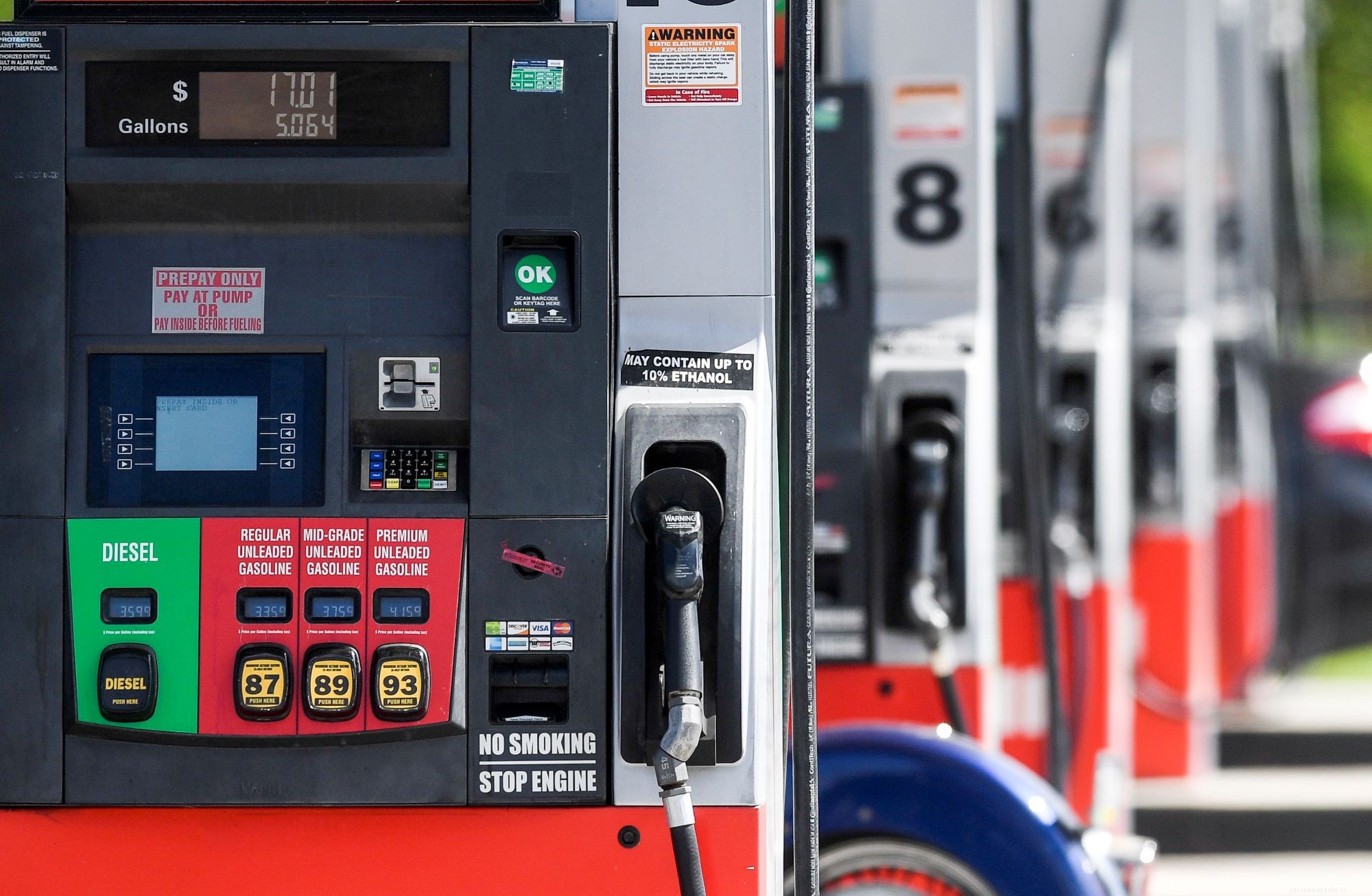 How to Pump Gas to Get More For Your Money