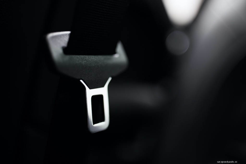 How to Fix a Seat Belt That’s Stuck