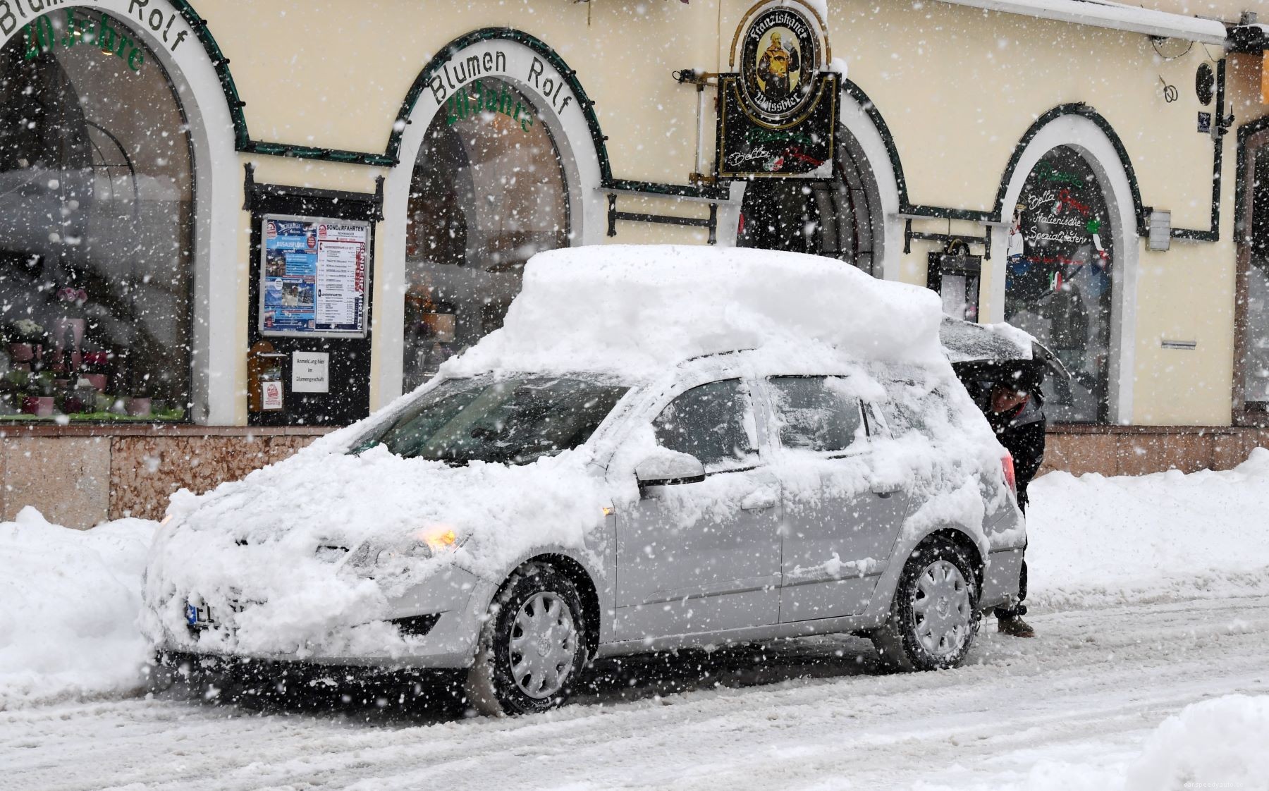 Video Proof of Why You Should Clean ALL the Snow off Your Car