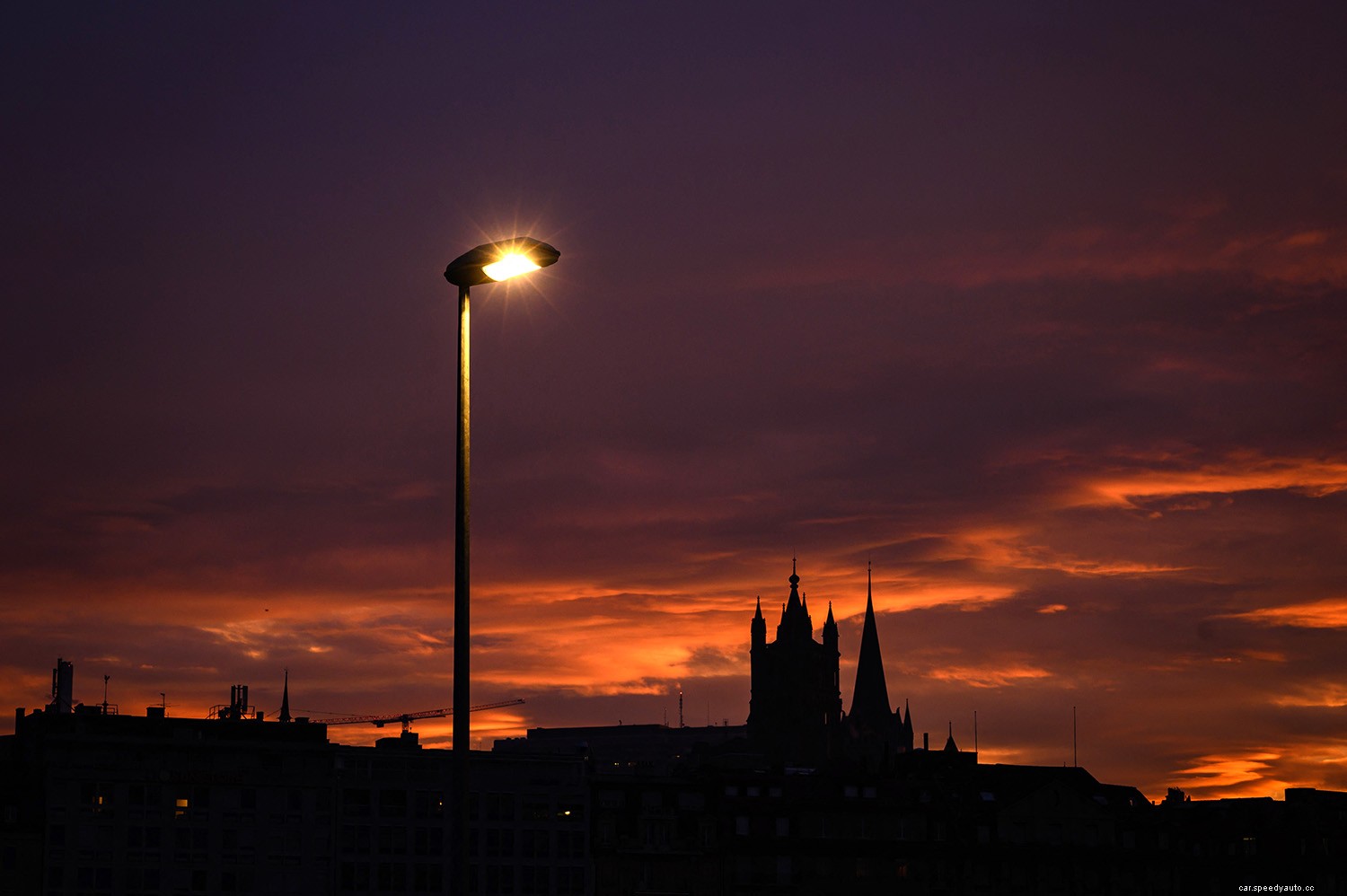 Car Theft Deterrent: Don’t Park Under Street Lights!