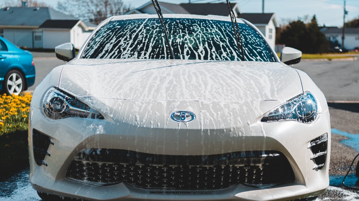 A Beginner’s Guide to Washing and Detailing Their Car at Home