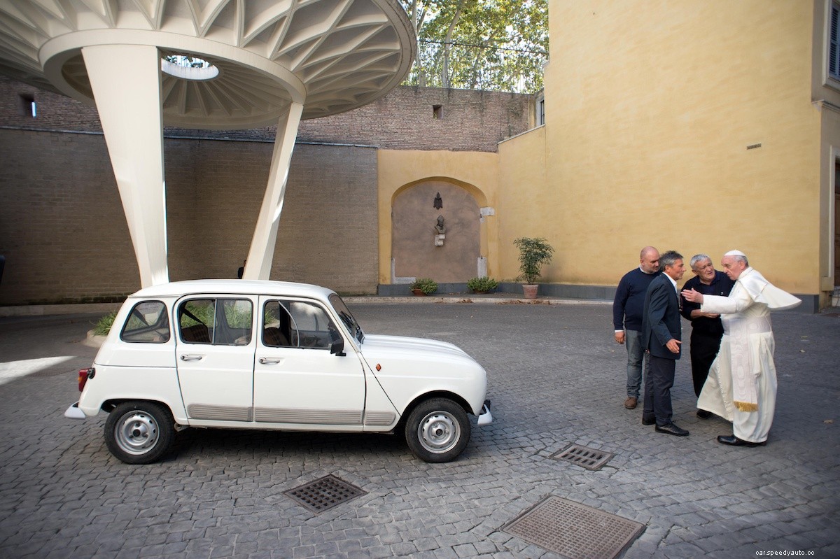 When Not in the Popemobile, Pope Francis Drives an Ancient 1984 Renault 4L