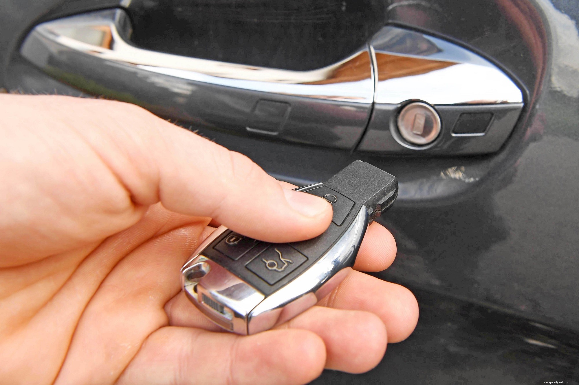 Car Thieves are Manipulating Key Fobs to Steal Dealership Vehicles