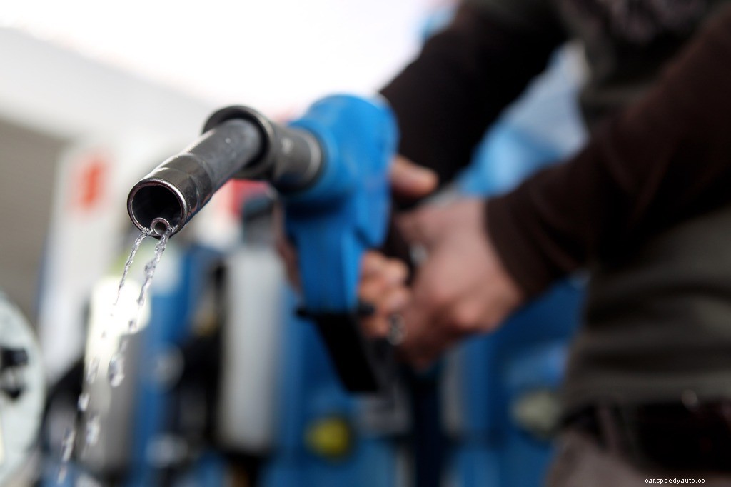 Can Buying Gas in the Morning Really Save You Money?