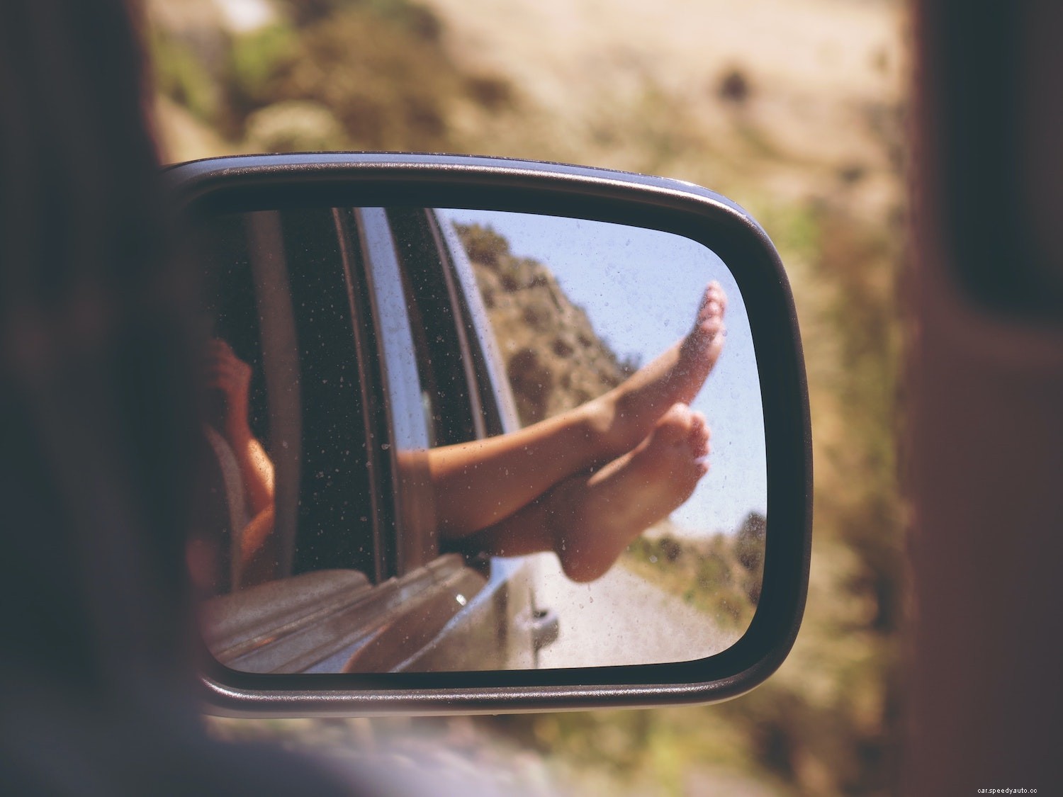 5 Essentials for a Comfortable Summer Road Trip