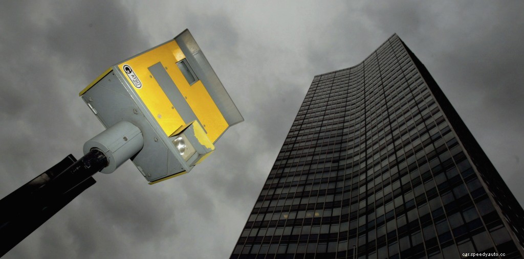 New Loud Exhaust Cameras Snap Picture and You Get Ticket