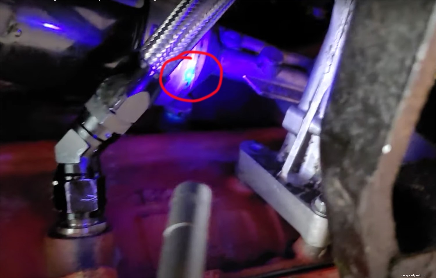 UV Dye Oil Leak Detection: Finding Leaks Easily As a DIY-er