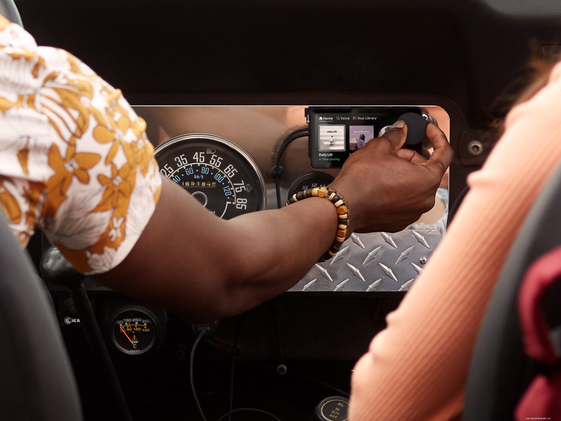 There’s 1 Far Cheaper Alternative to Buying a Spotify Car Thing