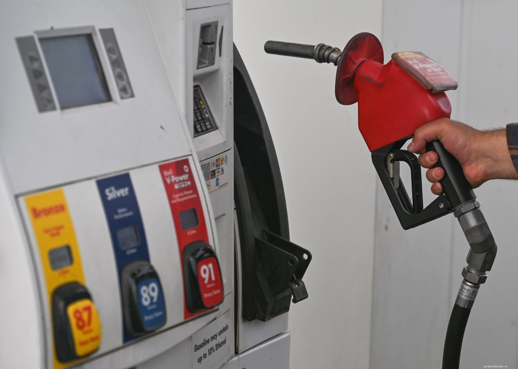 Can You Mix Premium and Regular Gas to Save Money at the Pump?