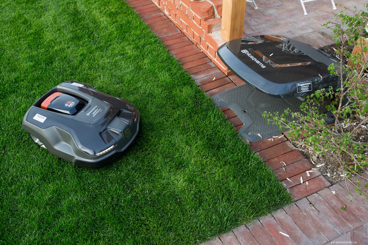 Husqvarna Trades Gas and Oil for a Battery With This Automower