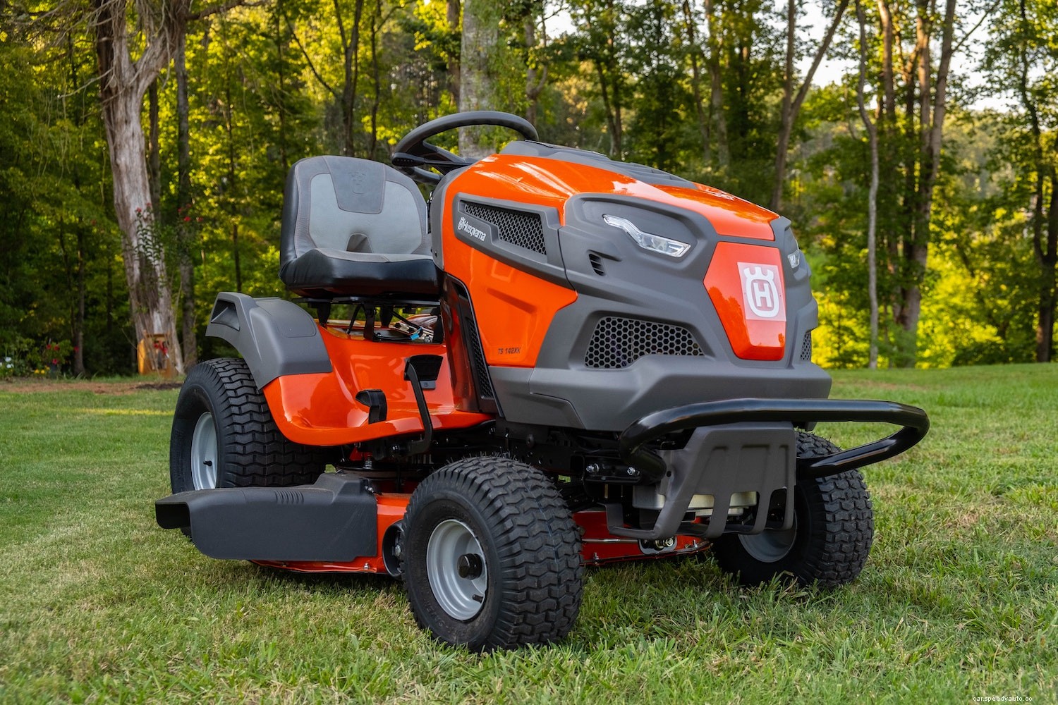 How To Tighten Your Riding Lawn Mower’s Deck Belt