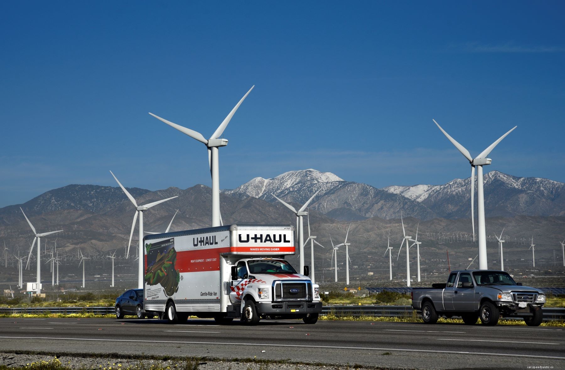 Why Do All U-Haul Trucks Have License Plates From Arizona