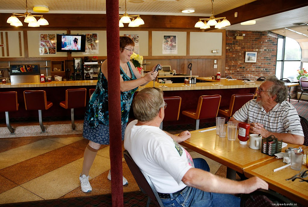 Road-Trip Icon Howard Johnson’s Closes Last Restaurant