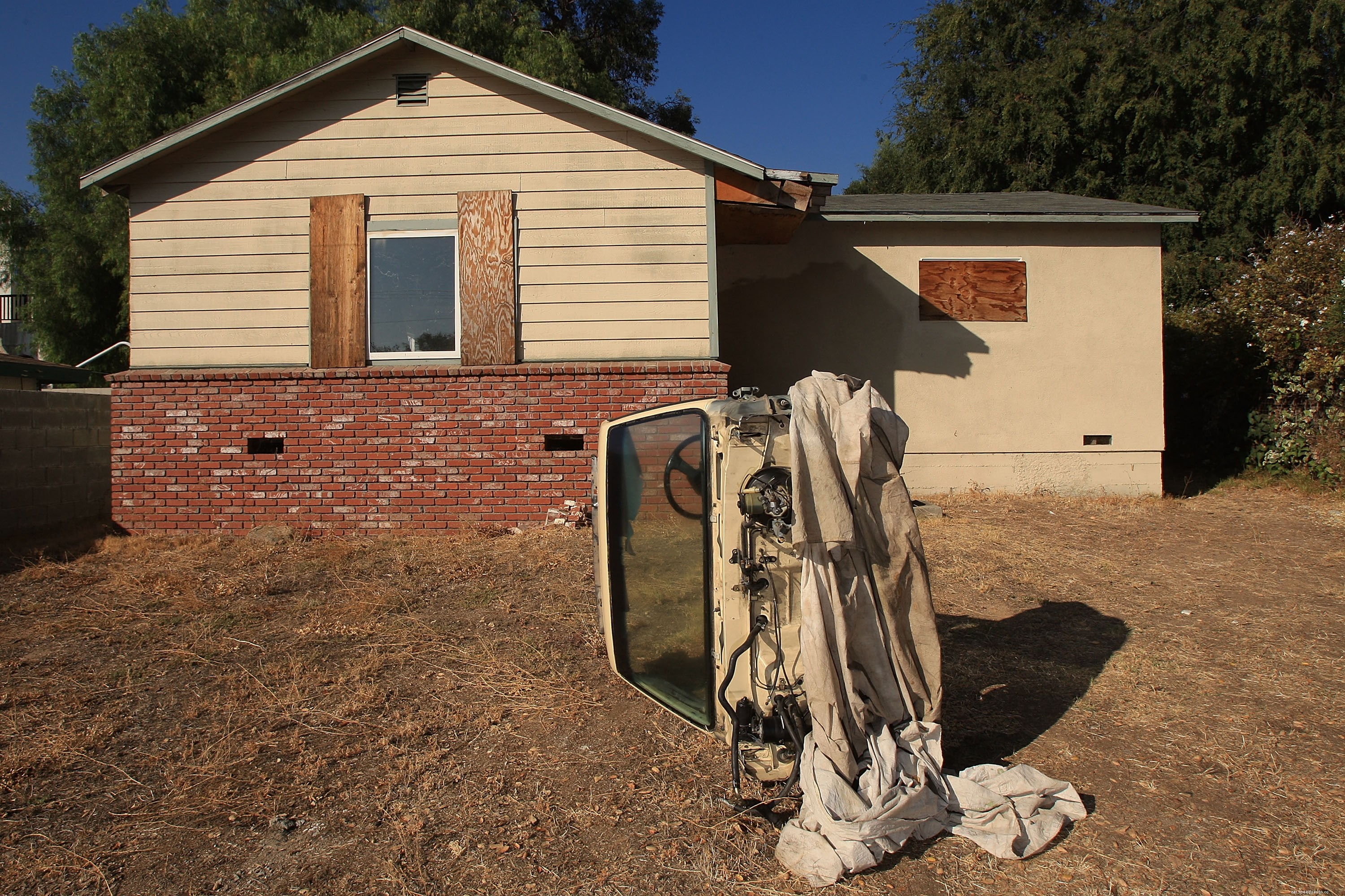 83-Year-Old California Man Fined $573,000 For Parked Cars In Yard