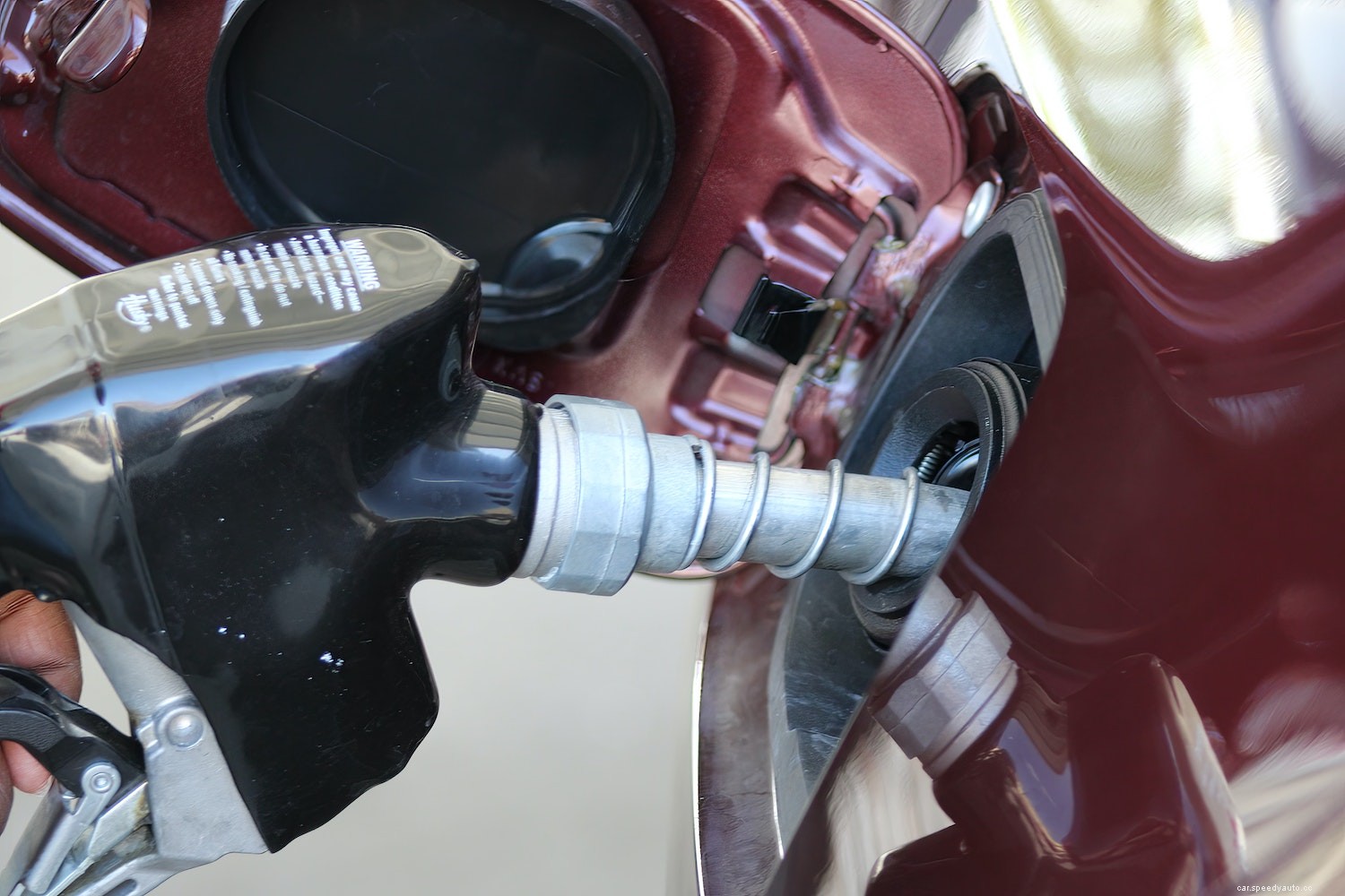 Does Keeping Your Fuel Tank Half Full Actually Prevent the Gas From Evaporating?