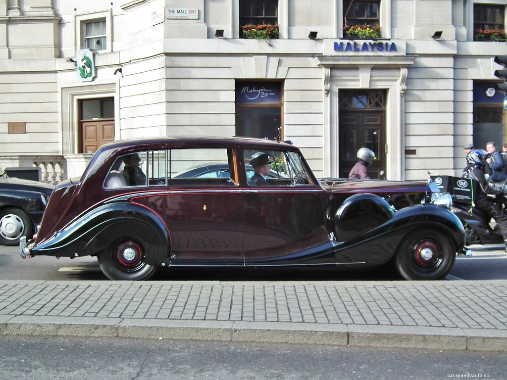 Could This Mercedes Be the Ugliest Car In The World?