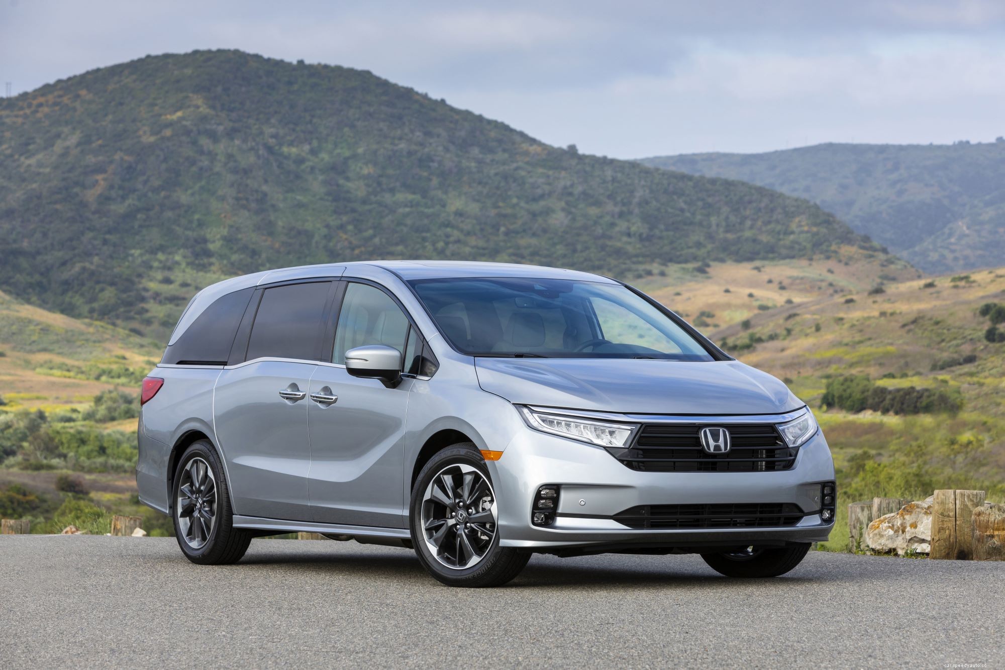 The 2023 Honda Odyssey Just Became Consumer Reports Best Minivan