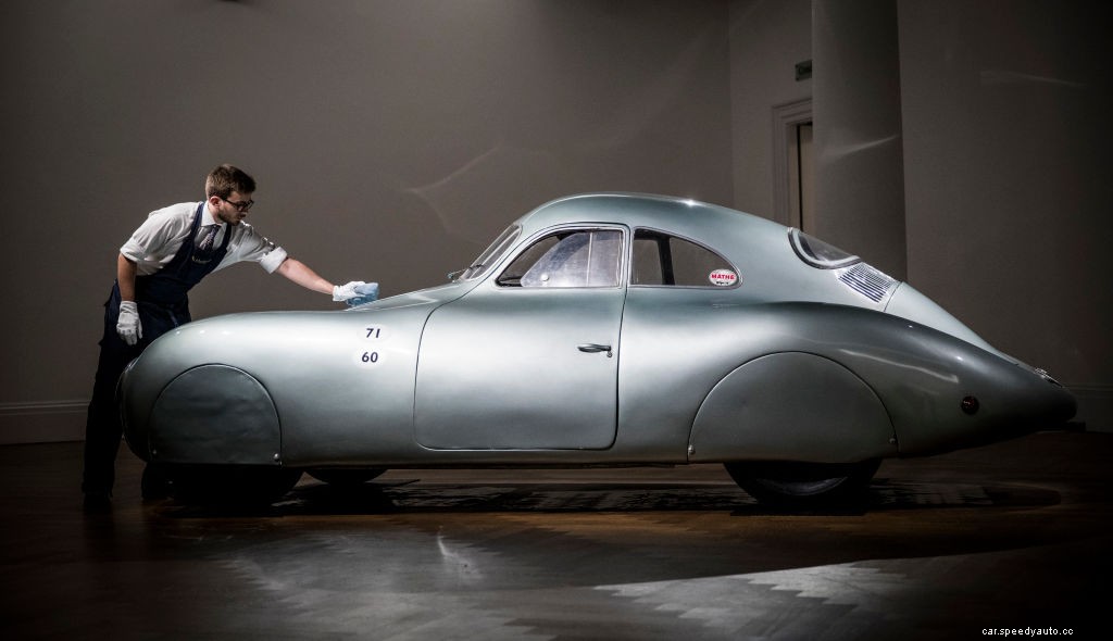 Hyundai Ioniq 6: The Sedan Shape of the Future Explained