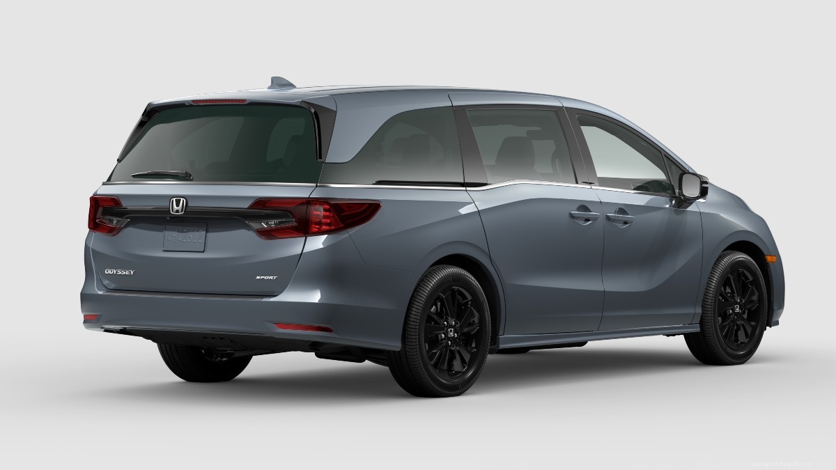 4 Reasons to Buy a 2023 Toyota Sienna, Not a Honda Odyssey