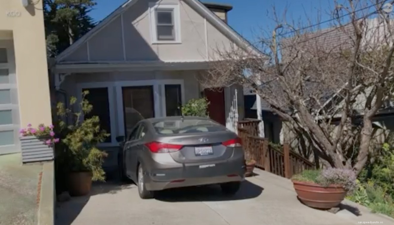 Couple Fined $1500 For Parking In Their Own Driveway
