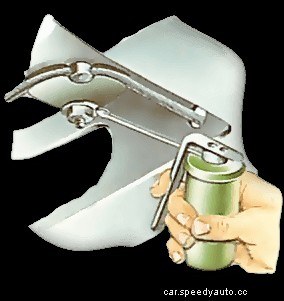 Checking and renewing brake cables