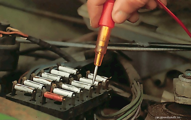 Checking the brake light circuit