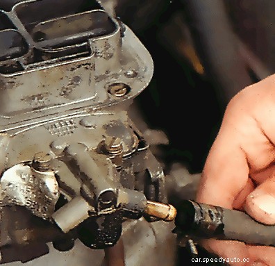 Servicing the fuel supply system