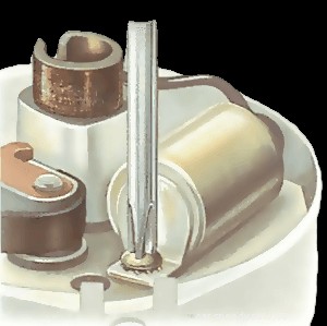 Checking the low-tension circuit