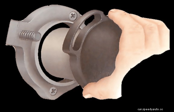 Removing and refitting the distributor