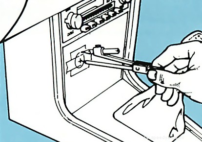 Installing a cigarette lighter socket
