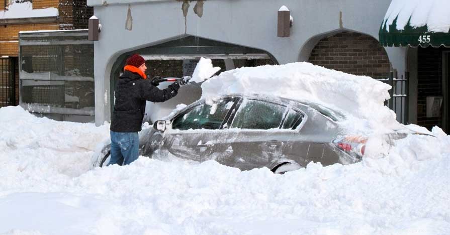 How to Remove Snow without Scratching Your Paint