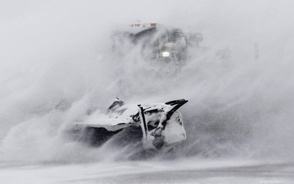 Key Causes and Solutions for Fixing Peeling Clear Coat