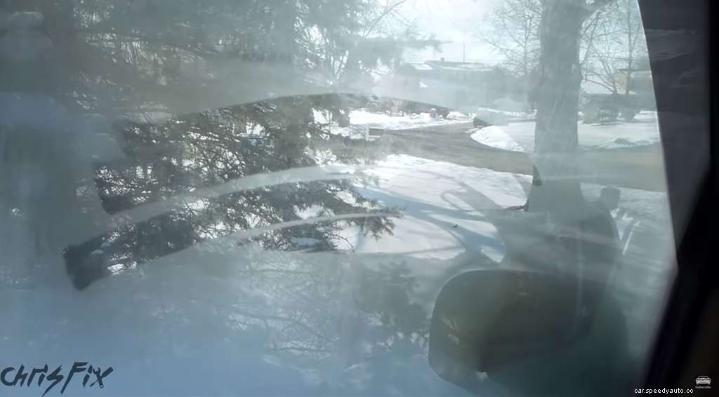 How to Keep Car Windows From Fogging