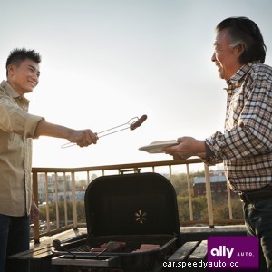 Family Auto Insurance: Why Nest-Dwellers Are Doing it Right