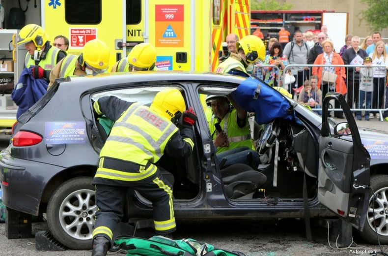 Top 10 safety features modern cars should have as standard