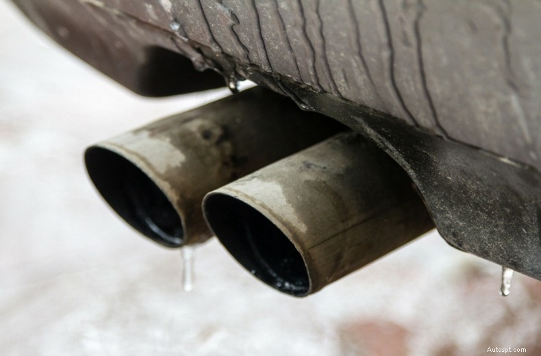 Could you get fined for de-icing your car?