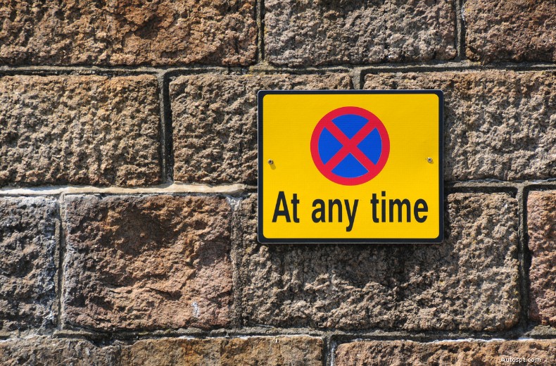 The Highway Code - Common UK road signs and what they mean