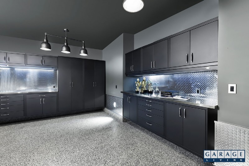 7 Big Benefits of Owning a Garage Cabinet System