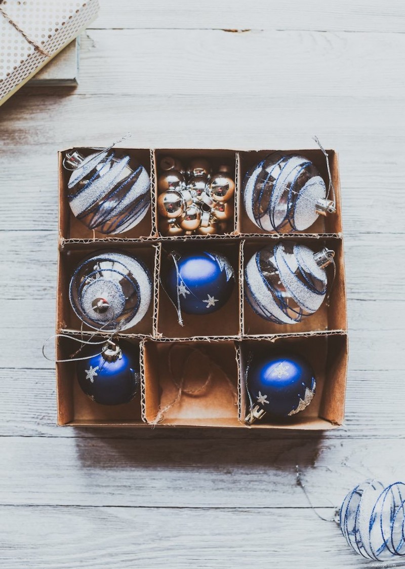 How to Use a Garage More Effectively for Holiday Decoration Storage