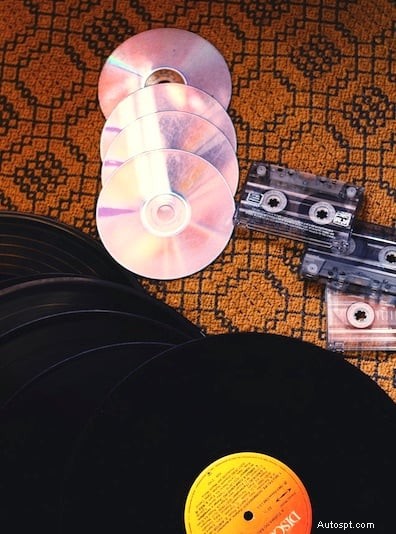 Garage Junk Cleaning: 15 Items to Toss That You Won’t Miss at All