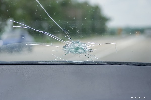 Why Windshield Damage Should Be Taken More Seriously