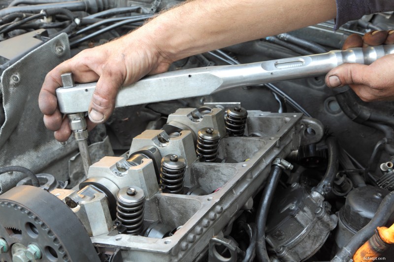 Diesel Engine Maintenance Tips for Heavy-Duty Trucks & Equipment