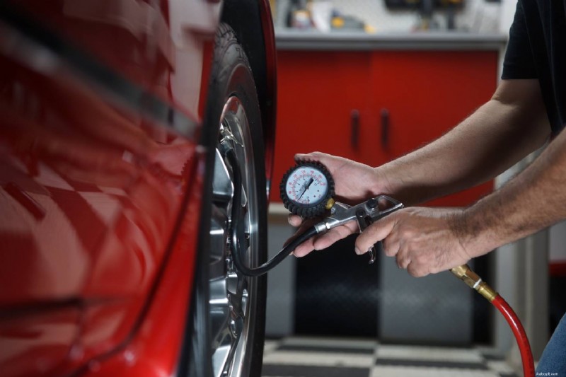 4 Reasons You Shouldn’t Let Your Tire Pressure Get Low