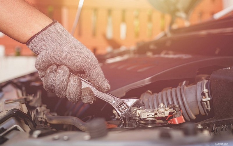 How to Detect Car Vacuum Leaks