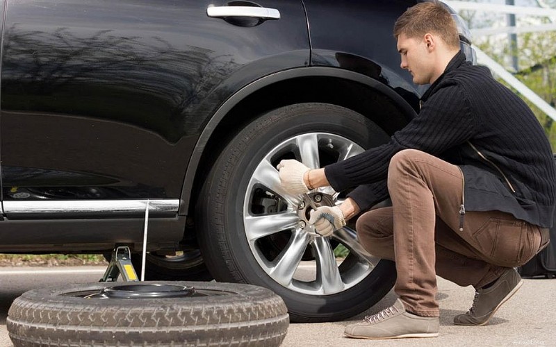 Advantages and Disadvantages of Buying Used Tyres for Your Car